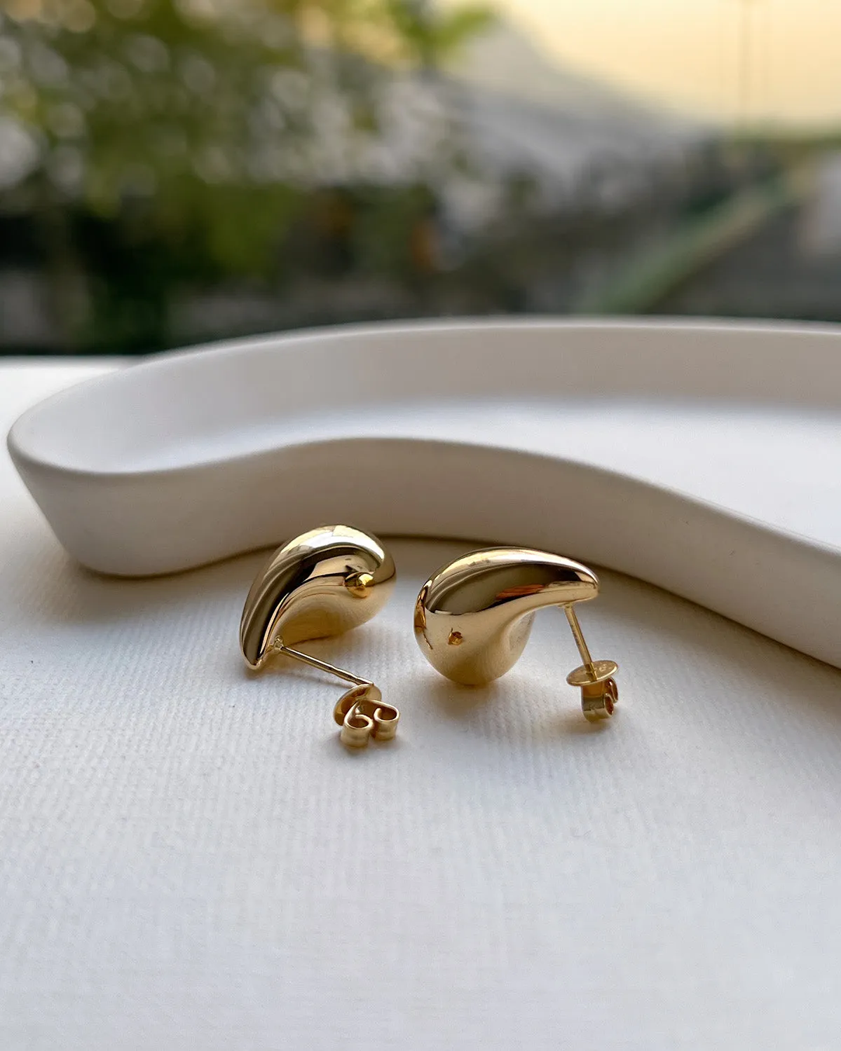 14k Gold Large Teardrop Stud Earrings