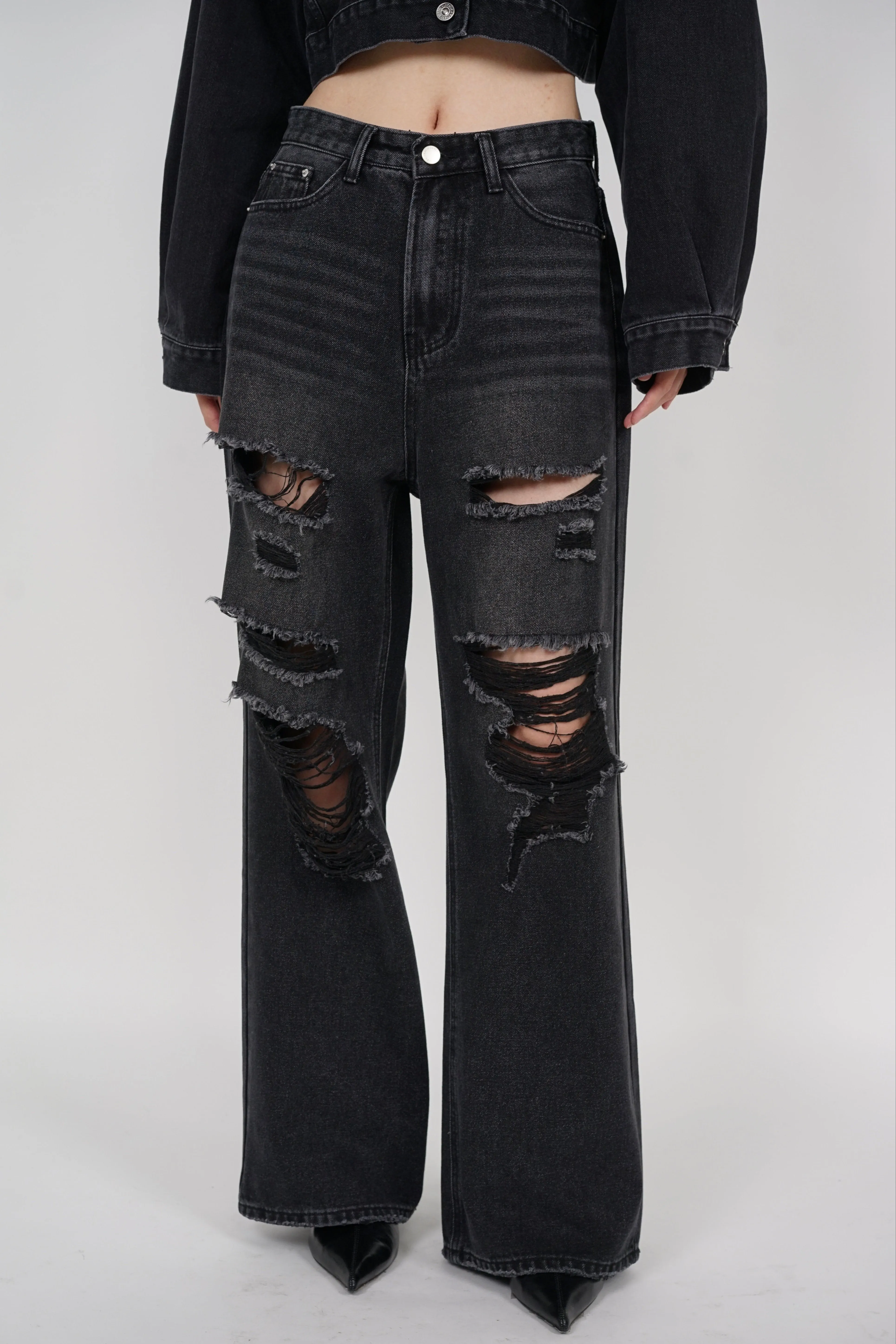 Baggy Ripped Jeans in Washed Black
