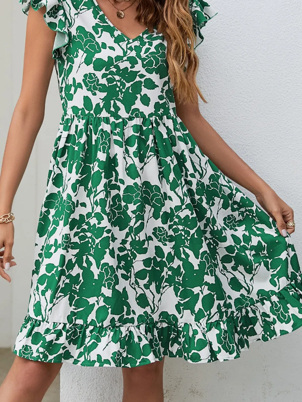 Bohemian Leaf Print Loose Pleated V-Neck Mini Dress with Fashionable Style