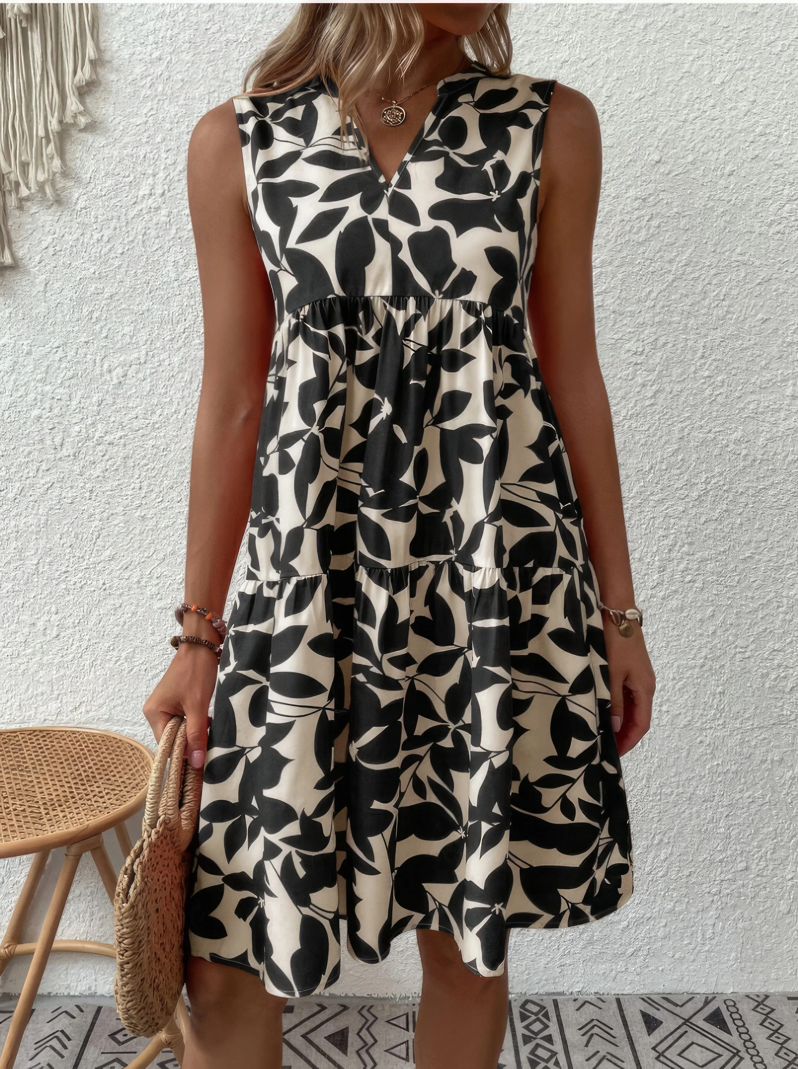 Bohemian Leaf Print Loose Pleated V-Neck Mini Dress with Fashionable Style