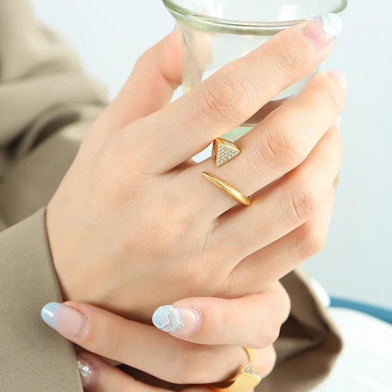 Luxury Geometric Zircon Triangular Ring with Cold Wind Resistance