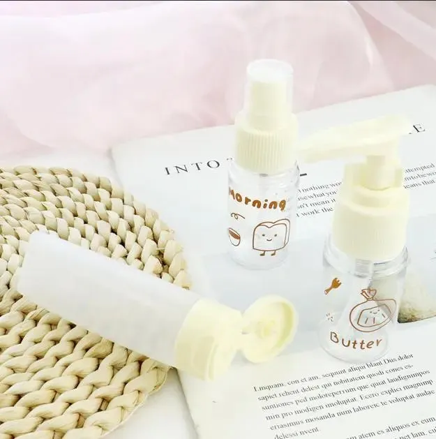 PORTABLE TRAVEL SET