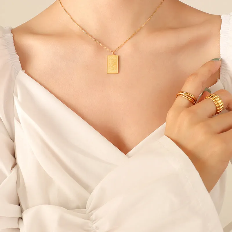 Regal Queen Portrait Necklace with Double-Sided Pendant in Gold-Plated Titanium Steel