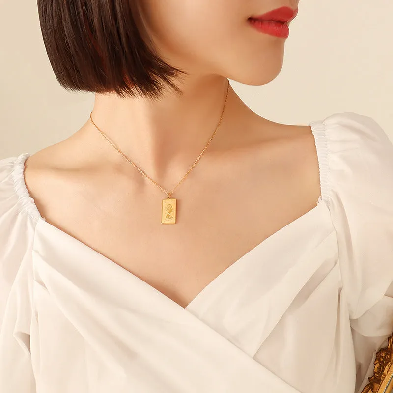 Regal Queen Portrait Necklace with Double-Sided Pendant in Gold-Plated Titanium Steel